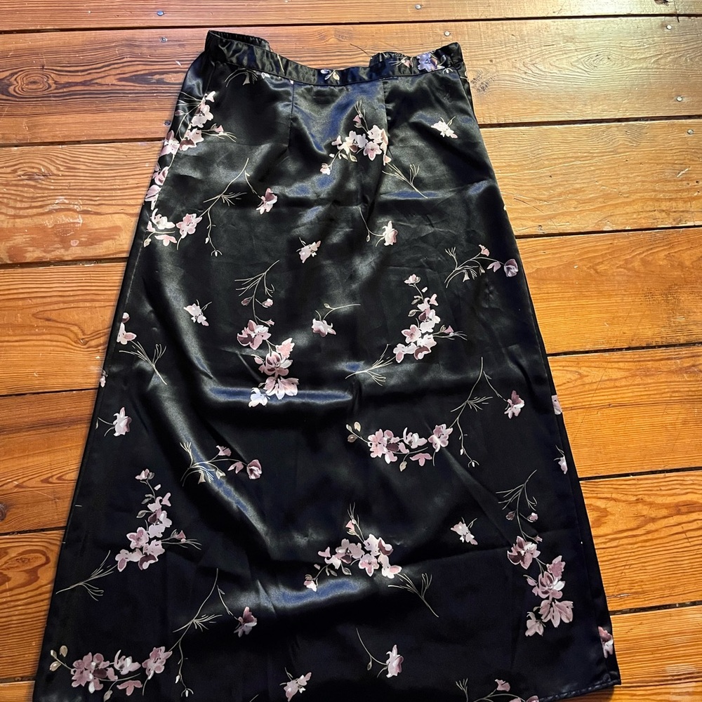 Women’s size 12 silk floral skirt